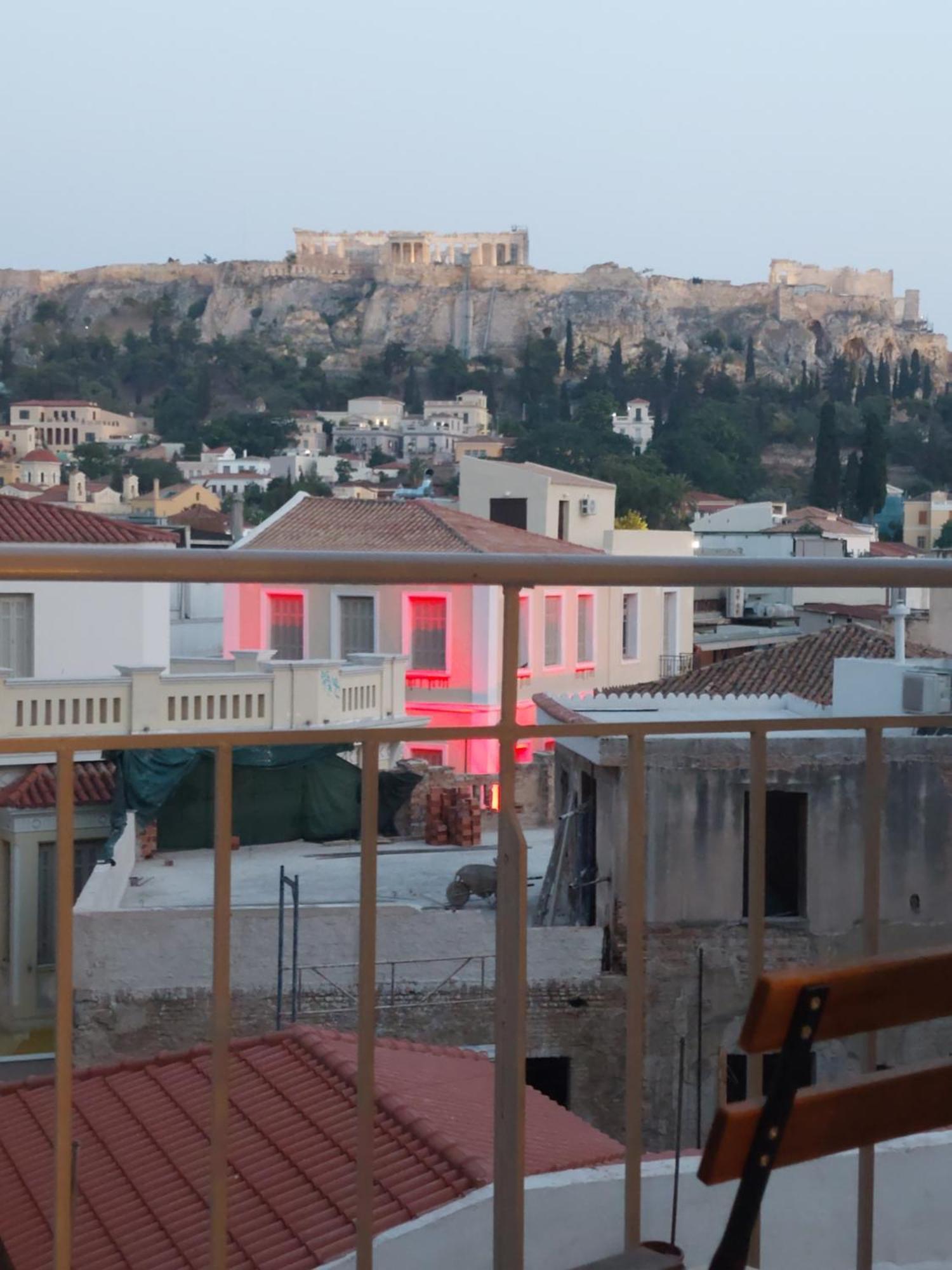 Luxury Apartment Overlooking The Citadel Of Tsakas Athen Exterior foto