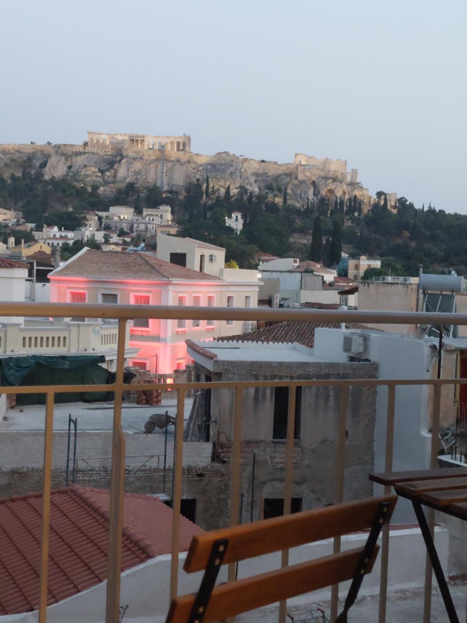 Luxury Apartment Overlooking The Citadel Of Tsakas Athen Exterior foto